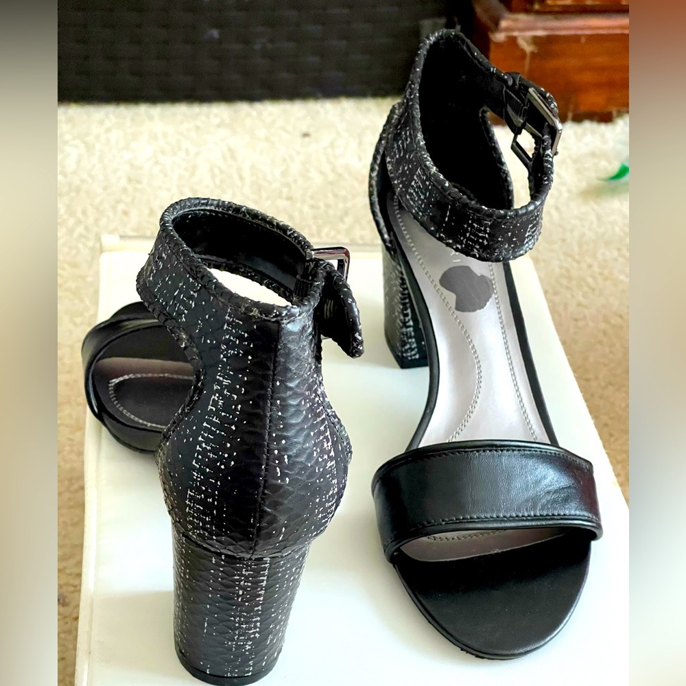 Strap sandal